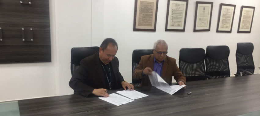 Padre Rector de la UCN y rector del tecnológica en el momento de firma de la alianza.