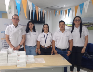 Integrantes de Bienestar y Pastoral promocionando la VIII Semana de la Identidad Católica