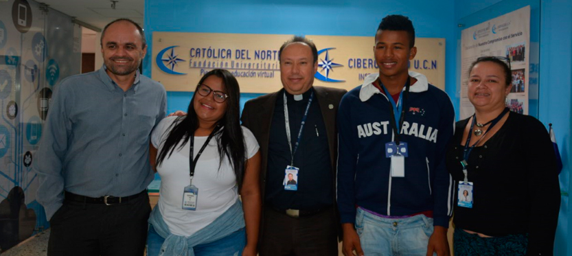Foto con los estudiantes que viajan a Argentina