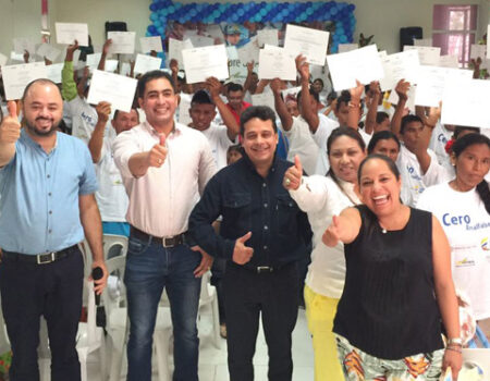 “A Crecer” Certifica estudiantes en la zona norte del país