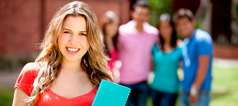 Estudiante sonriendo