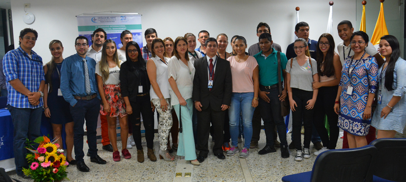 Personas en el evento, asistentes