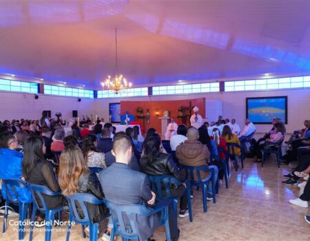 Católica del Norte celebró su aniversario número 28 y el Día del Docente