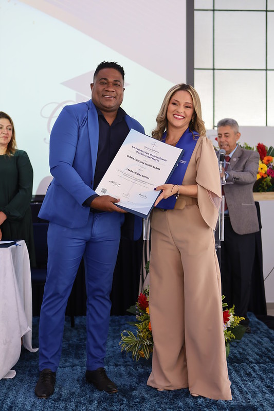 Nilber Javier Mosquera y graduada