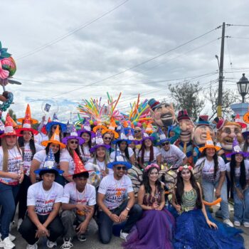 Católica del Norte en el tradicional Carnavalito en el marco de las Fiestas del Atardecer 2025
