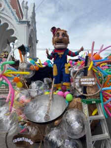 Empleados de la Católica del Norte participando de las fiestas del atardecer - Santa Rosa de Osos