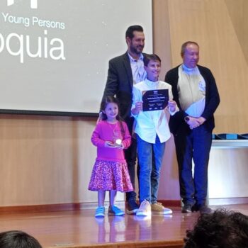 Se cumplió la premiación del concurso: “10 Jóvenes Sobresalientes de Antioquia 2025” – Católica del Norte fue uno de los jurados