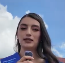 Leidy Cuartas durante ceremonia de graduación en el campus Santa Rosa de Osos.