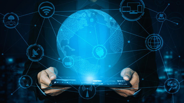 UCN 95 Fundación Universitaria Católica del Norte Tablet con hologramas de diferentes iconos relacionados con internet de la cosas IOT