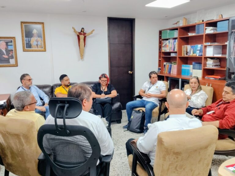 La UCN apoya la creación del Centro de Historia Subregional del Norte Antioqueño 1 Fundación Universitaria Católica del Norte Reunión de trabajo entre representantes del Centro de Historia Subregional del Norte Antioqueño y directivos de la Católica del Norte.